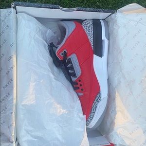 Jordan 3 Fire Red